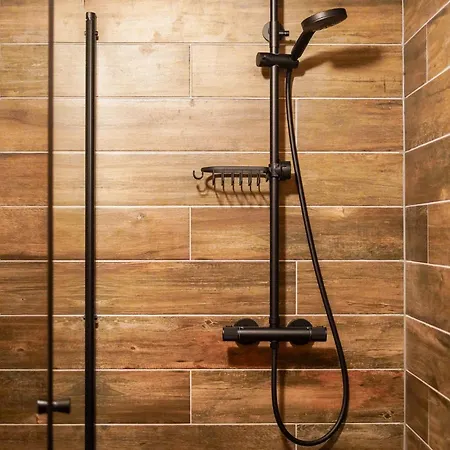 Heimbrygga Restaurant & Guest house Skrova