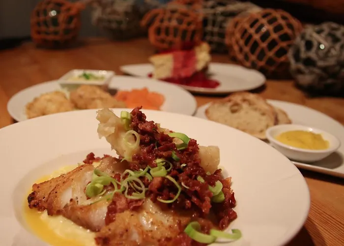 Heimbrygga Restaurant & Gasthof Skrova