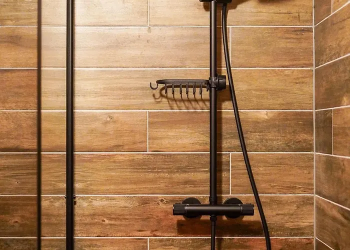 Heimbrygga Restaurant & Gasthof Skrova