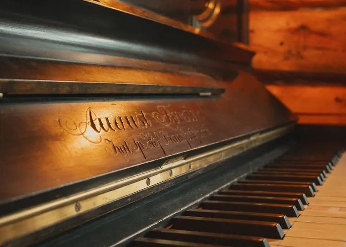 Heimbrygga Restaurant & Skrova